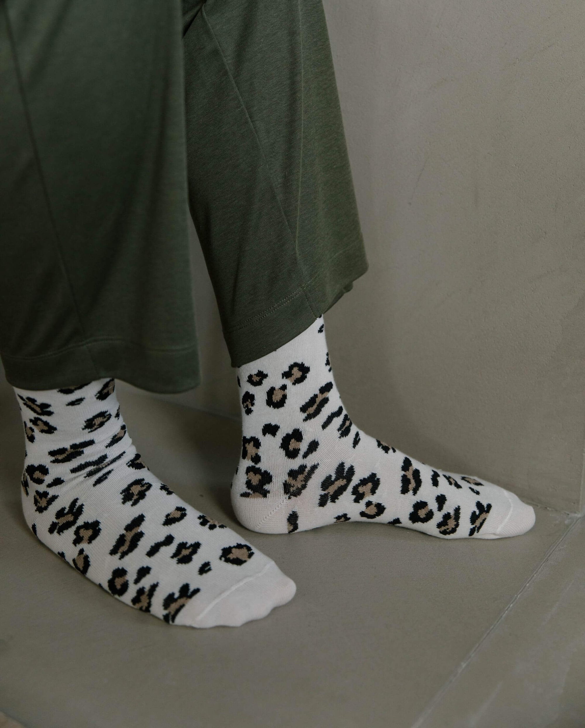 Pack 2 paires chaussettes femme léopard, camel-blanc Angarde blanc close up